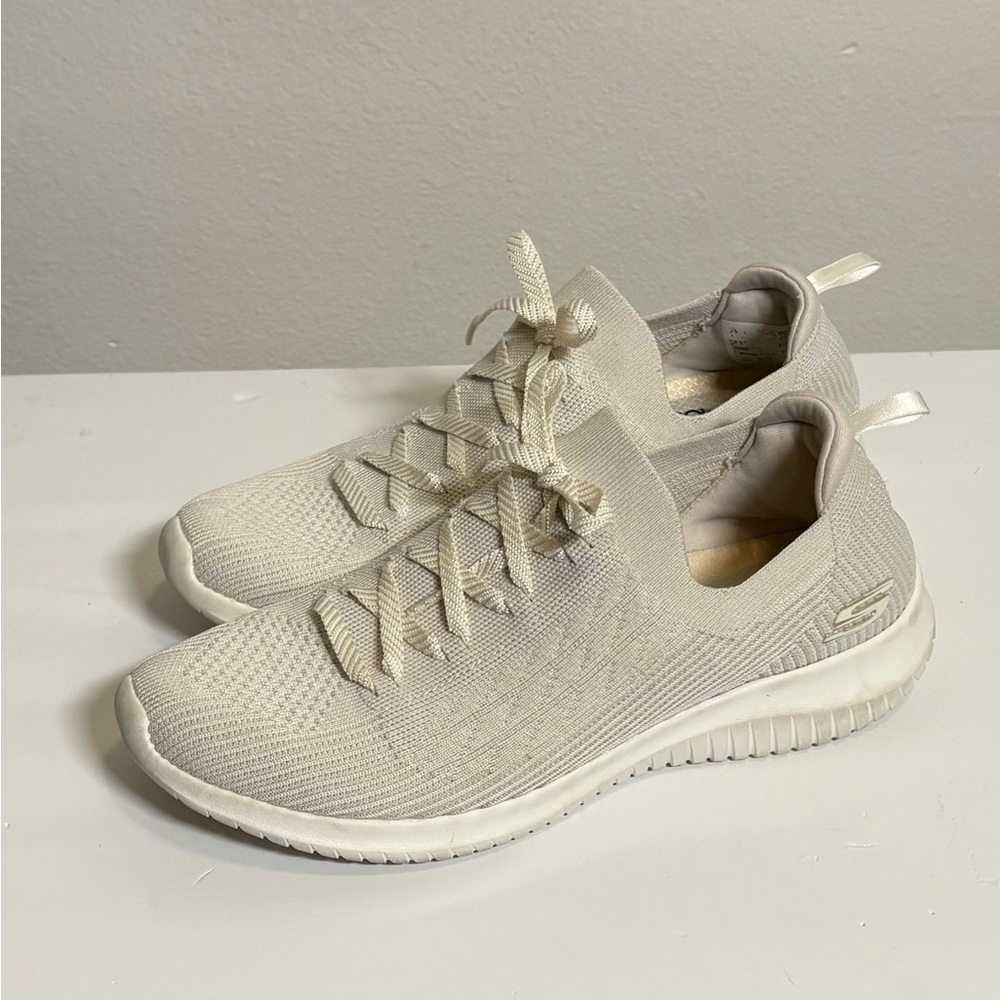 Like new! Skechers Beige foam slip on shoes women’s size 9.5